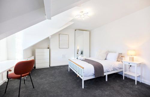 Aura - Elegant Retreat in Prime Leeds Location! - Foto 74