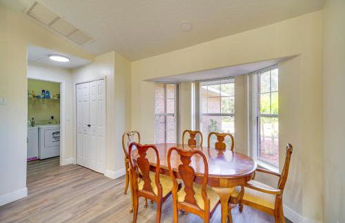 Sunny Palm Bay Home with Screened Porch Near Beaches - Foto 11