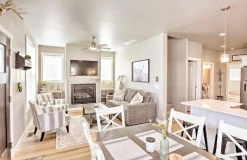 NEW! Cozy & Modern Spearfish Home Near Downtown! - Foto 1