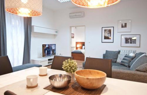 City Lights Apartment - Photo 13