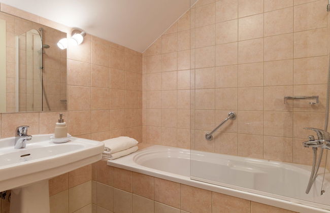 Villa in Selca With Pool Near Adriatic Sea - Photo 15