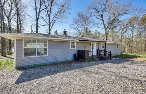 New Blaine Getaway - Walk to Lake Dardanelle! - Foto 23