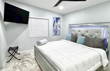 NEW PHX Pool Home With Deep End and Central Location - Foto 38