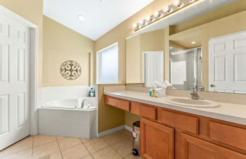 Tropical Oasis on Hypolita - Photo 38