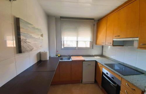 ENJOY in Beautiful flat in front of the sea and beach - Photo 5