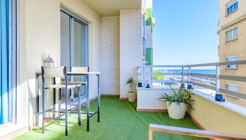 Apart. Port Arenal con terraza y piscina - Foto 3