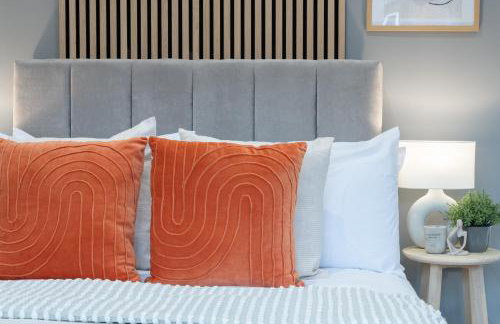 Spacious Modern 2BR - Parking - Workspace Area, Ideal for Contractors & Long Stays - NordStay - Foto 29