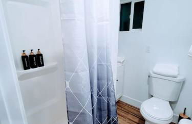 Phoenix Retreat - Studio with King Bed - 10 min from Airp - Unit C - Foto 6