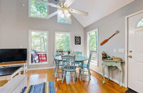 1 Mi to Pickwick Lake! Tranquil Wooded Cabin - Foto 6