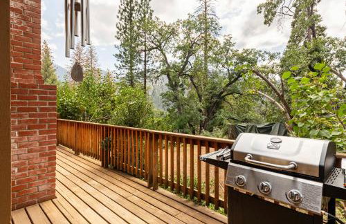 Sequoia Retreat- Spacious Cabin, Hot tub, & Sundeck - Foto 53