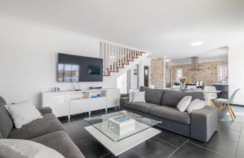 BEAUTIFUL VILLA - 4 bedrooms, heated pool, 2 priv car park places, fibre net, PS5, tv channels - Foto 5