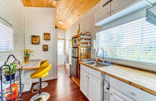 Angel's Landing Tiny East Zion & Bryce Canyon - Photo 2