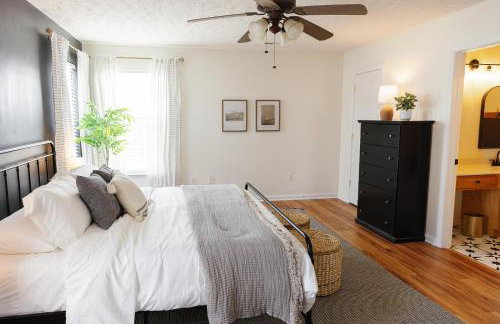 "The Dawning House" - Peaceful Modern Stay w/ Yard - Foto 23