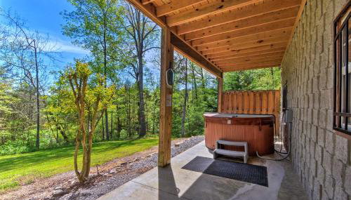 Trenton Cabin with Hot Tub - 14 Mi to Lookout Mtn! - Foto 2