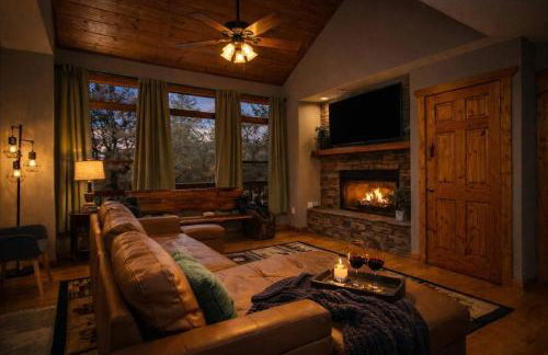 4 BR Mountain Cabin with Hot Tub & Fire Pit in GA - Foto 3