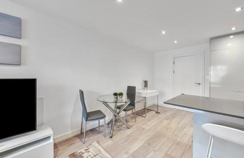 St Martins 2 Bedroom Apartments in Ruislip By 360 Stays - Foto 65