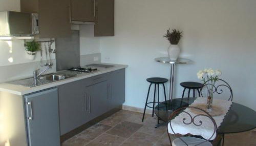 Studio tout confort avec terrasse et piscine, idéal pour un séjour relax - Foto 2, stove