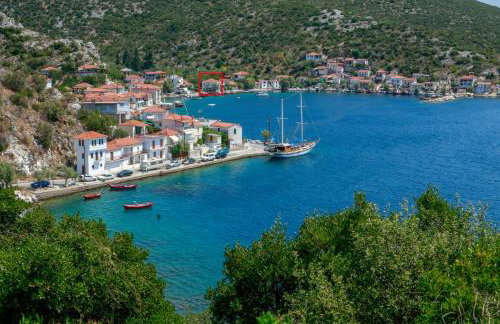 Sea Side Studio with Balcony and Sea View - Photo 1
