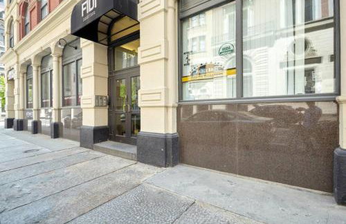 Bold and Spacious 2 Bed in Boston Financial District - Photo 16