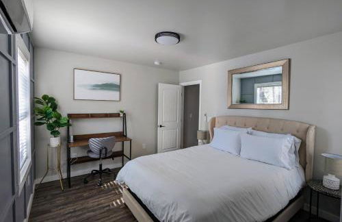 Pinetop Getaway with Sunset Deck & Fire Pit Table - Foto 2