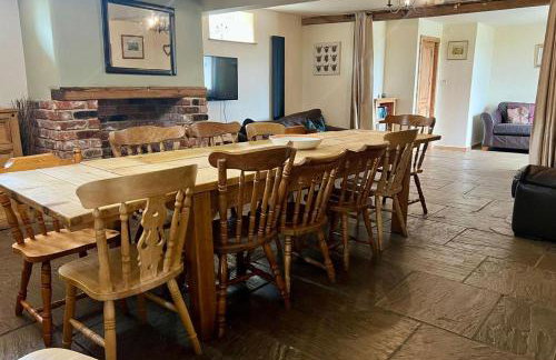 The Holmes Barn - Sleeps 16 - Pet Friendly - Foto 13