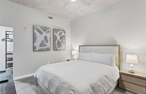 Modern 3 bedroom condo in downtown w free parking - Foto 26