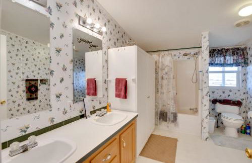 Hot Tub and Screened Porch Getaway in Montrose! - Foto 17