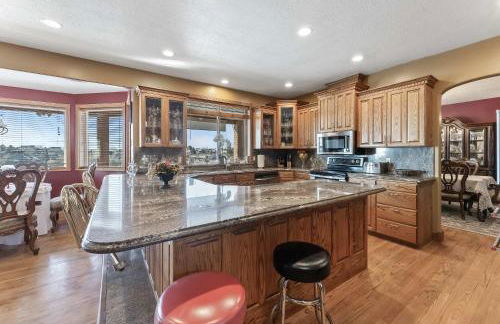 Mountain View Mansion - Photo 16