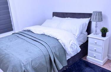 House for 8 in Gillingham close to train station with free parking - Foto 12