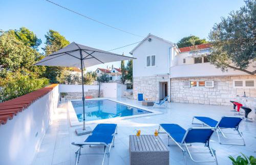 Amazing house W pool and big sunny terrace close to sea & beach - Photo 12