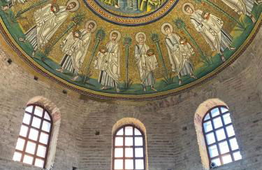 Dimora Pasolini , Stylish Two Bedroom Apartment in the Historic Center - Foto 43