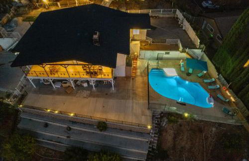 Entire Private Home with 4 Bedrooms 2 Bathrooms, Pool, View, 4 Parking, King Bed, Big Yard, Available Now - Foto 51