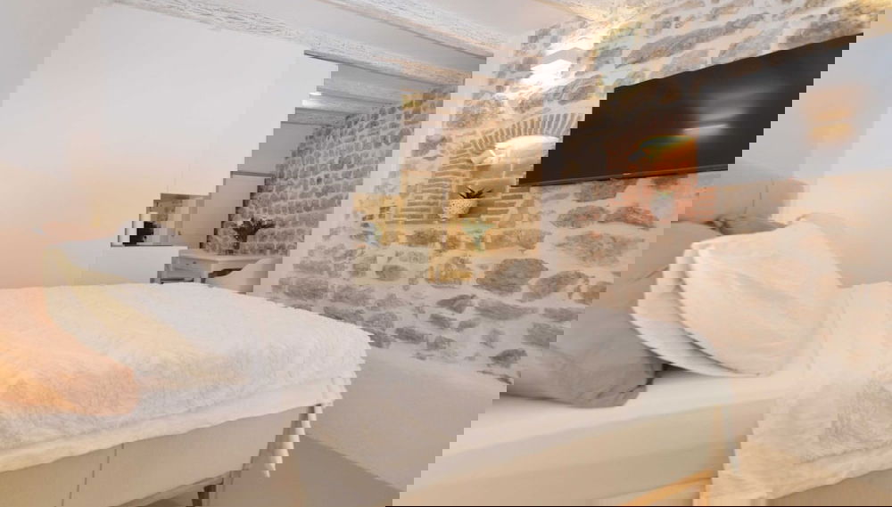 Chic and Stylish Old Town Rovinj Apartment - Foto 1, Habitación