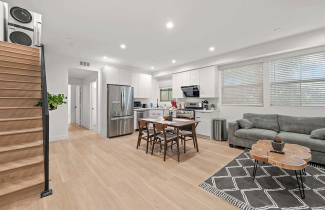 Not Affected by the Fire/modern 5BR Home With Parking, Near LA Attractions #4 - Foto 1