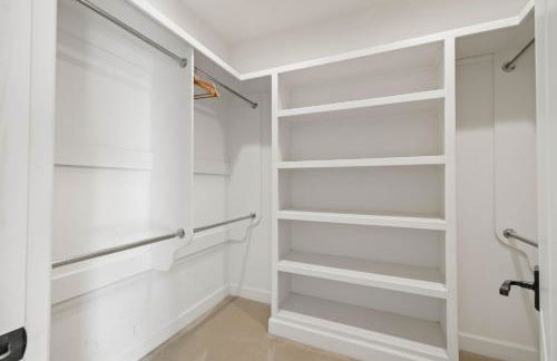 Oceanview Luxe Retreat with Rooftop - Foto 18