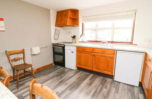 Holly Farm Cottage - Photo 13