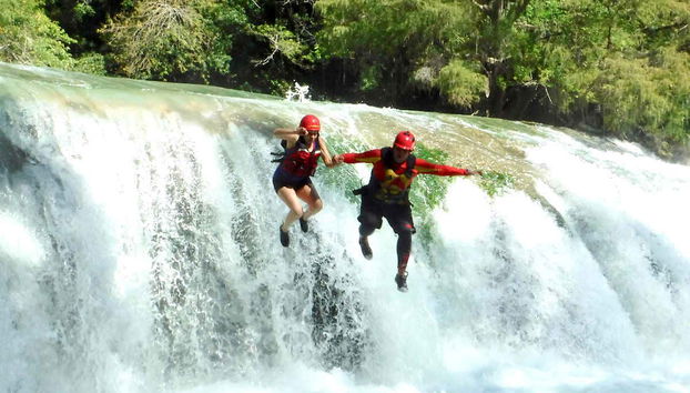 Waterfall Jump in the Micos River - Foto 2