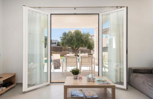 STUNNING VILLA MARIANELLA, CASA GRIS, POOL, BBQ, AC, FREE WiFi - Foto 17