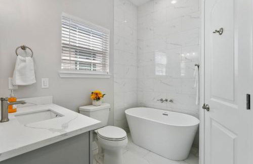 FIVE Bathrooms with FIVE Bedrooms and Stylish - Foto 3