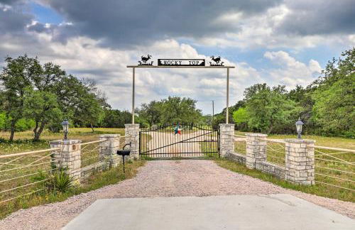 Bertram Ranch Property with Patio and Gas Grill! - Foto 34