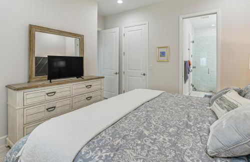 3 Mi to Naples Beach! Couples Resort Getaway - Photo 13