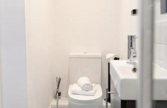 Bay City Studio Apartments - Foto 42