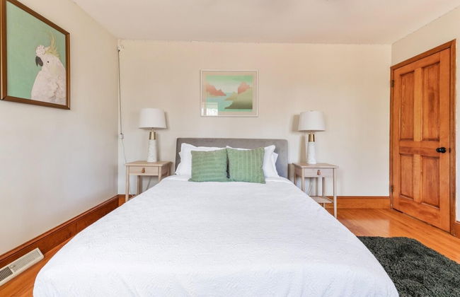 HV Spacious Retreat w Pool No Cleaning Fee - Foto 47