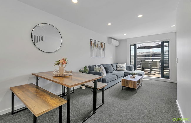 Balcony+Parking 3BR Gem Near Arena | Zodiak Stays - Foto 8