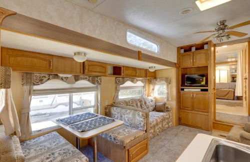 2 Mi to Lake Guntersville Peaceful Camper Home - Foto 10