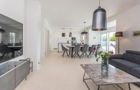 4 Bedroom Cozy Home In Donja Jagodnja - Foto 5