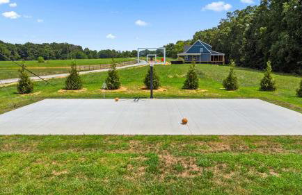 NEW Spacious Clarkson Getaway w Games & Yard - Foto 54