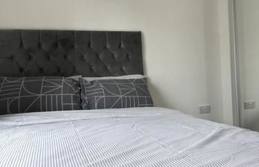 Modern 2 bed 2 bath Flat Close to Train station - Foto 10