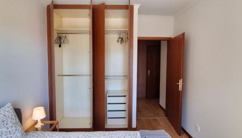 Comfortable Urban Apartment - Photo 4