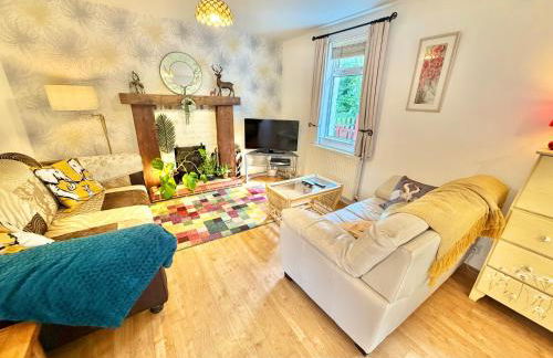 Gateman's Cottage - Three Bedroom Detached Home - Free Parking - Close to New Forest and Beaches - Photo 4